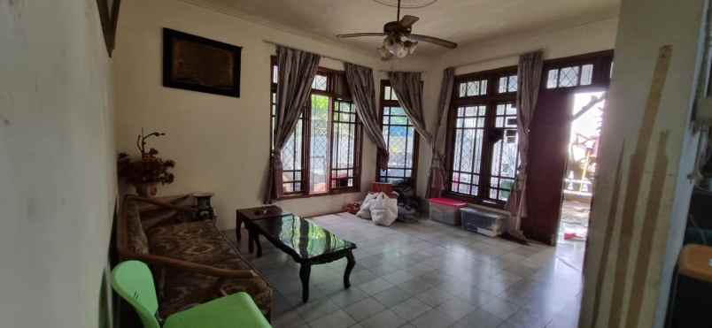 dijual rumah pasar minggu unit standart 2 lantai