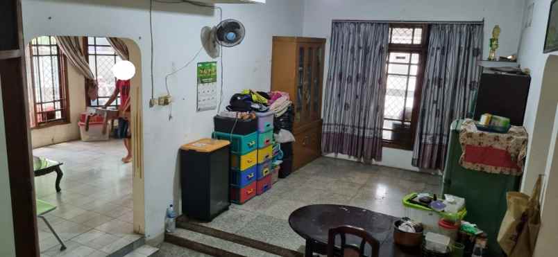 dijual rumah pasar minggu unit standart 2 lantai