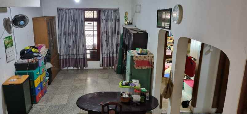 dijual rumah pasar minggu unit standart 2 lantai