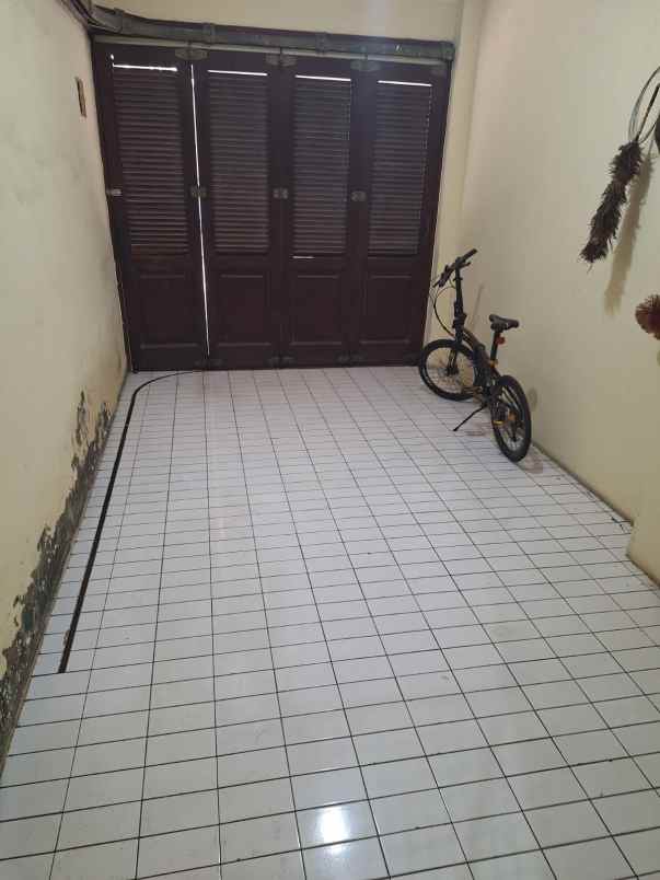 dijual rumah pelepah kelapa gading