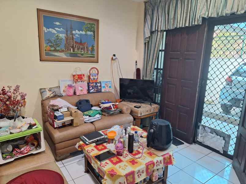 dijual rumah pelepah kelapa gading