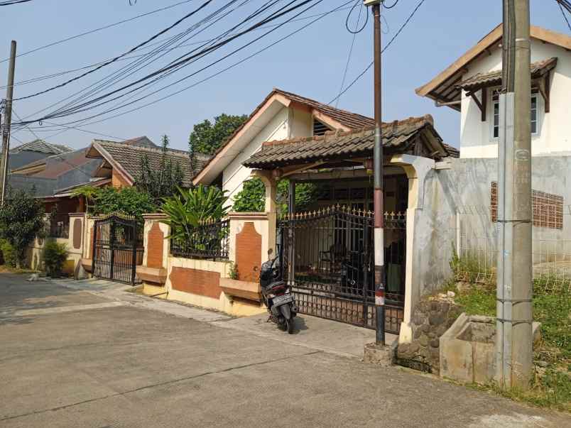 dijual rumah perum bumi pancoran mas jl