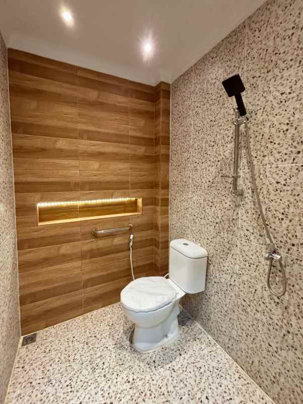 dijual rumah perum graha prima baru