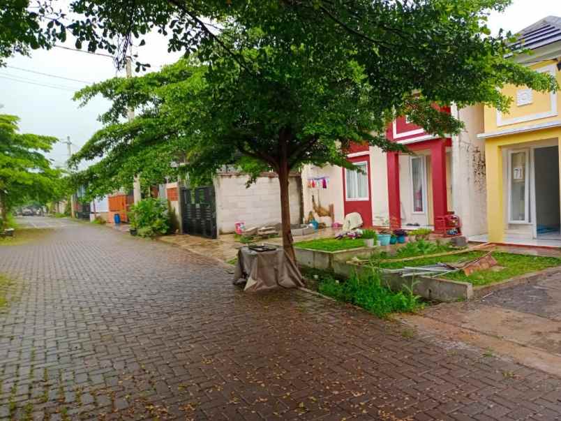 dijual rumah perum teras country recidence