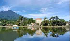 dijual rumah perum teras country recidence