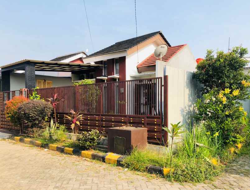 dijual rumah perumahan curug residence