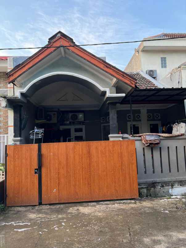 dijual rumah perumahan duta graha duta
