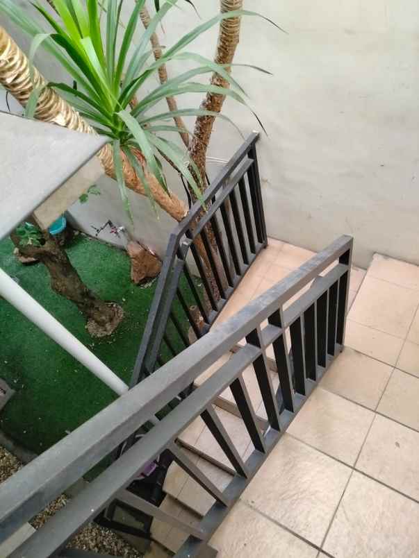 dijual rumah perumahan gayung kebonsari
