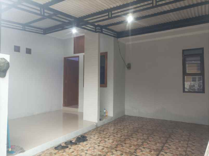 dijual rumah perumahan grand permata