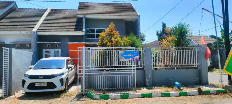 dijual rumah perumahan green residence