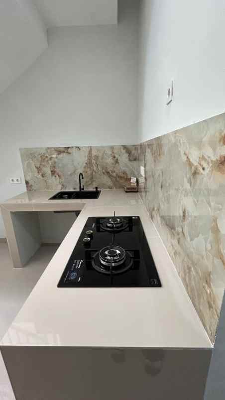 dijual rumah perumahan mayang pratama