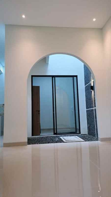 dijual rumah perumahan mayang pratama