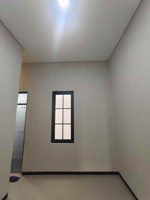 dijual rumah perumahan nirwana