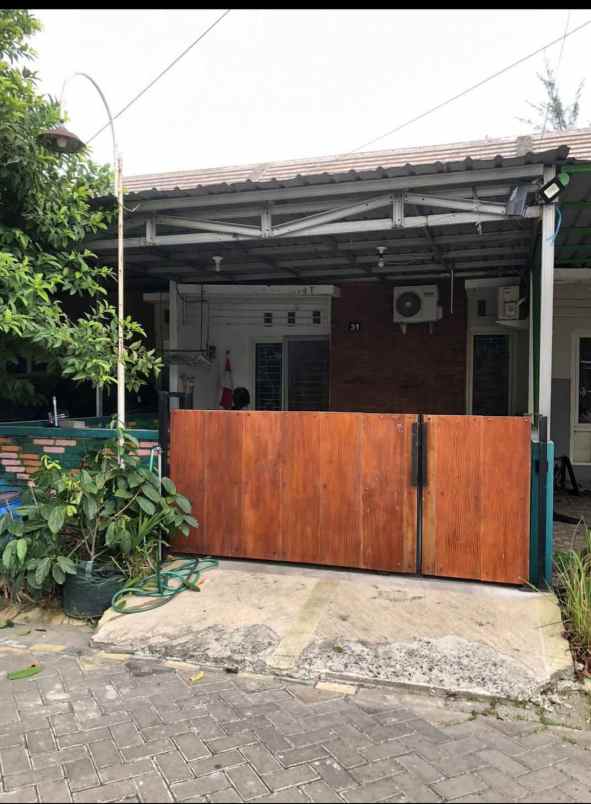 dijual rumah perumahan permata rivera