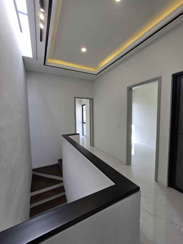 dijual rumah perumahan tambak medokan