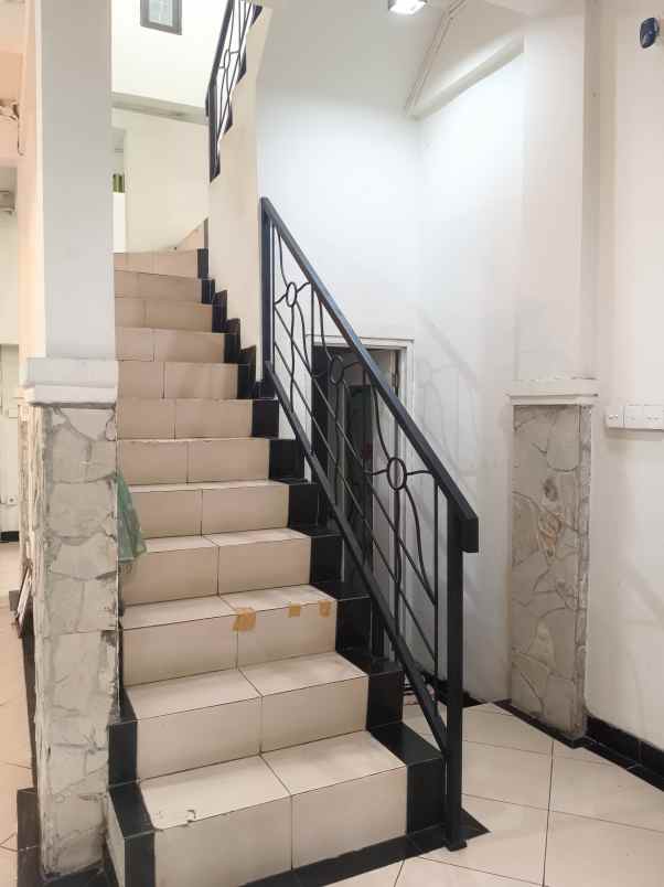 dijual rumah pisangan ciputat timur