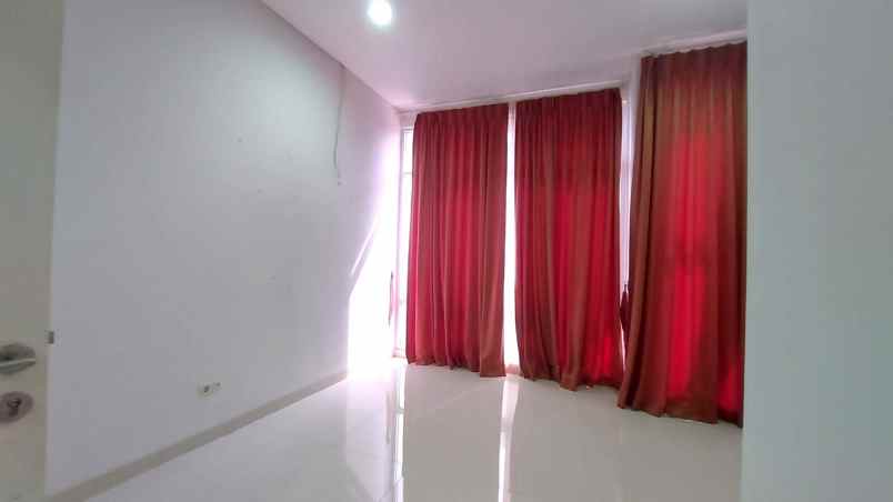 dijual rumah pondok gading residence