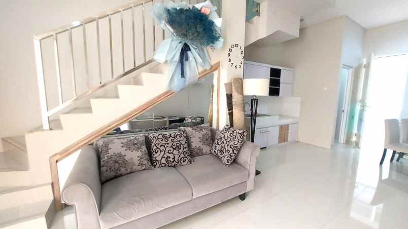 dijual rumah pondok gading residence