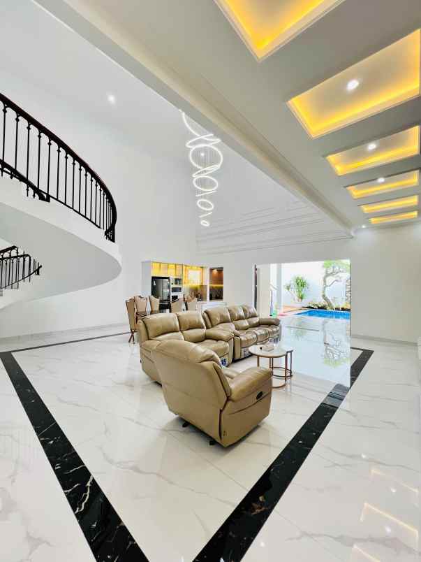 dijual rumah pondok indah