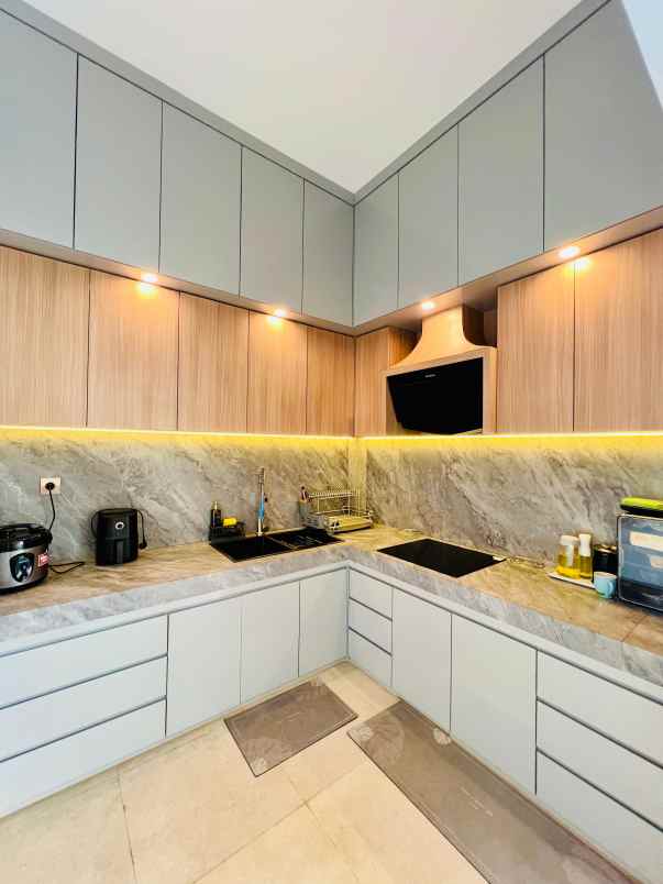 dijual rumah pondok indah