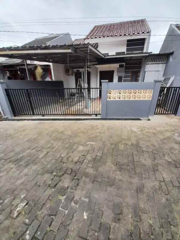 dijual rumah pondok kacang barat