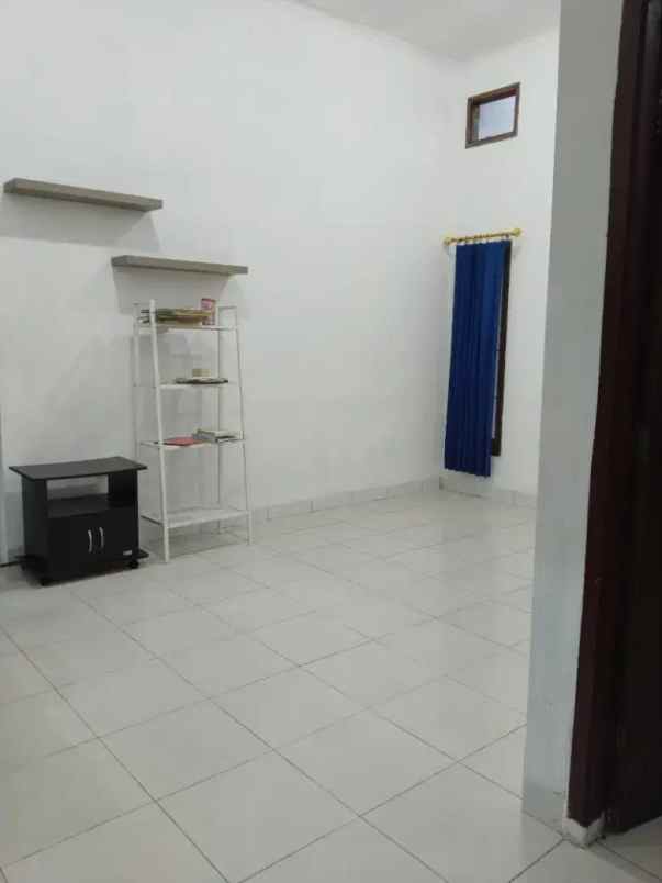 dijual rumah pondok kacang barat