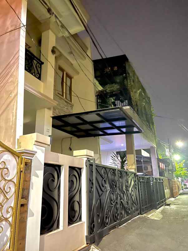 dijual rumah pondok kelapa