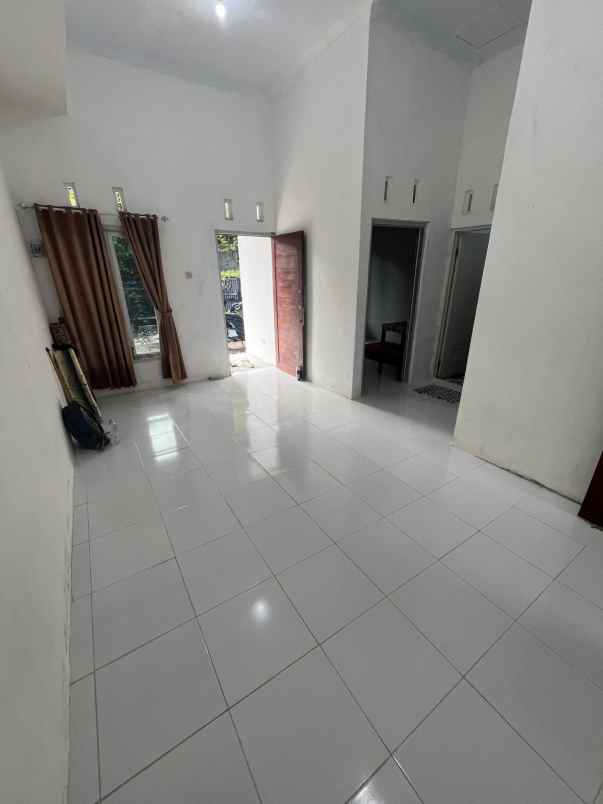 dijual rumah potorono