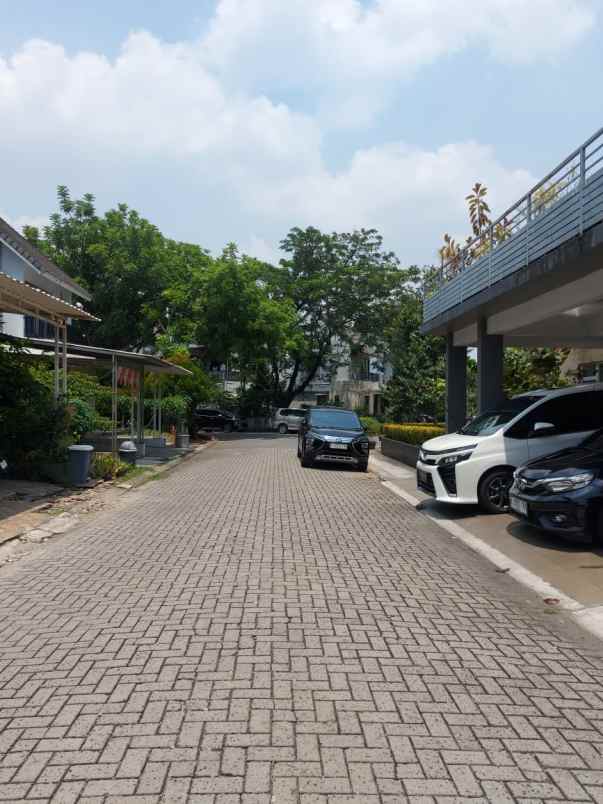 dijual rumah premier riviera jatinegara
