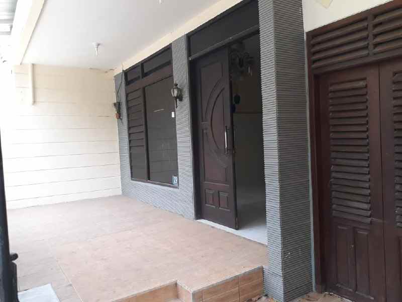 dijual rumah pucang anom