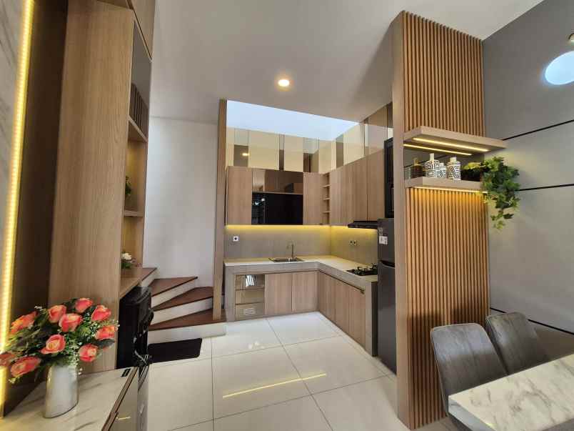 dijual rumah purinusa kembangan