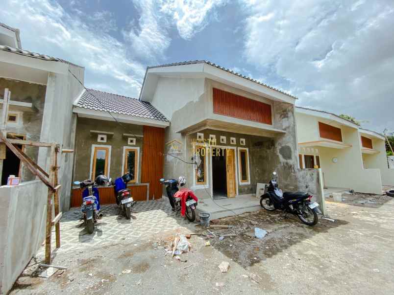 dijual rumah purwomartani