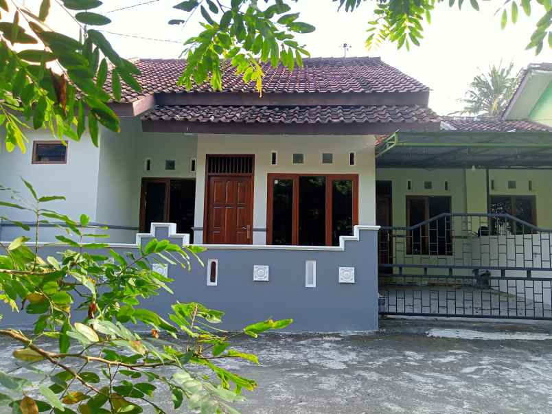 dijual rumah purwomartani