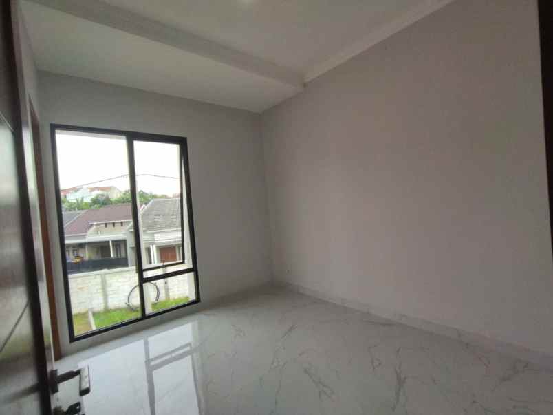 dijual rumah raden saleh