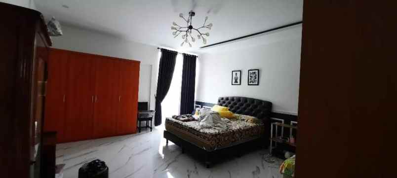 dijual rumah raffles hills cibubur