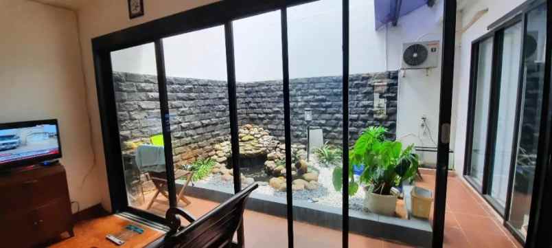 dijual rumah raffles hills cibubur