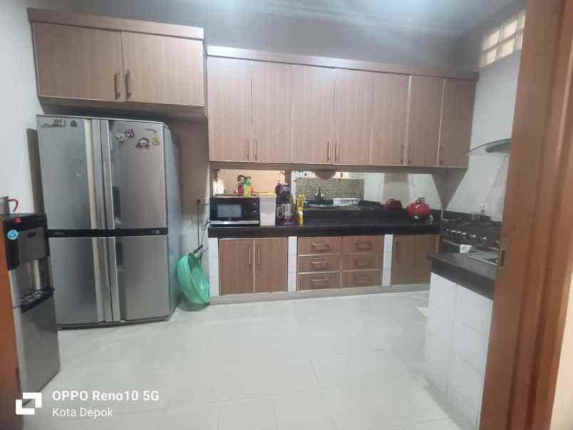 dijual rumah raffles hills cibubur