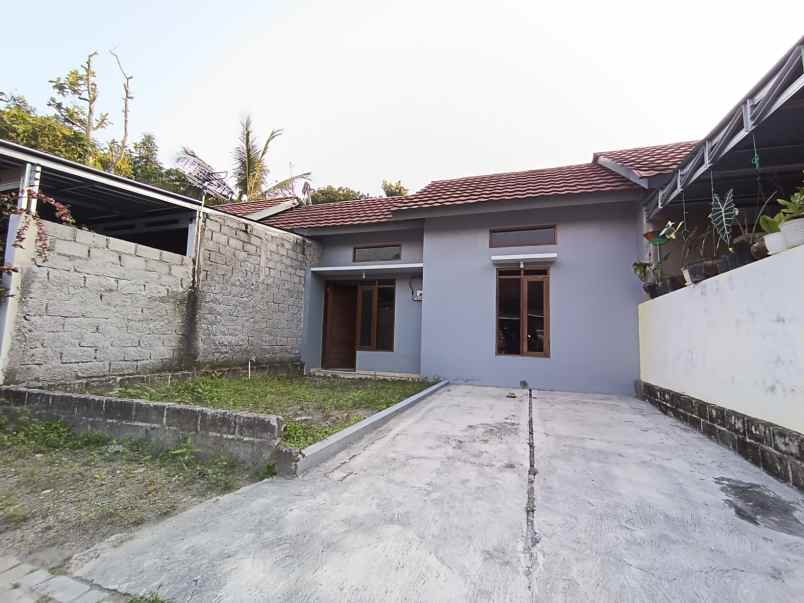 dijual rumah randusari kec prambanan