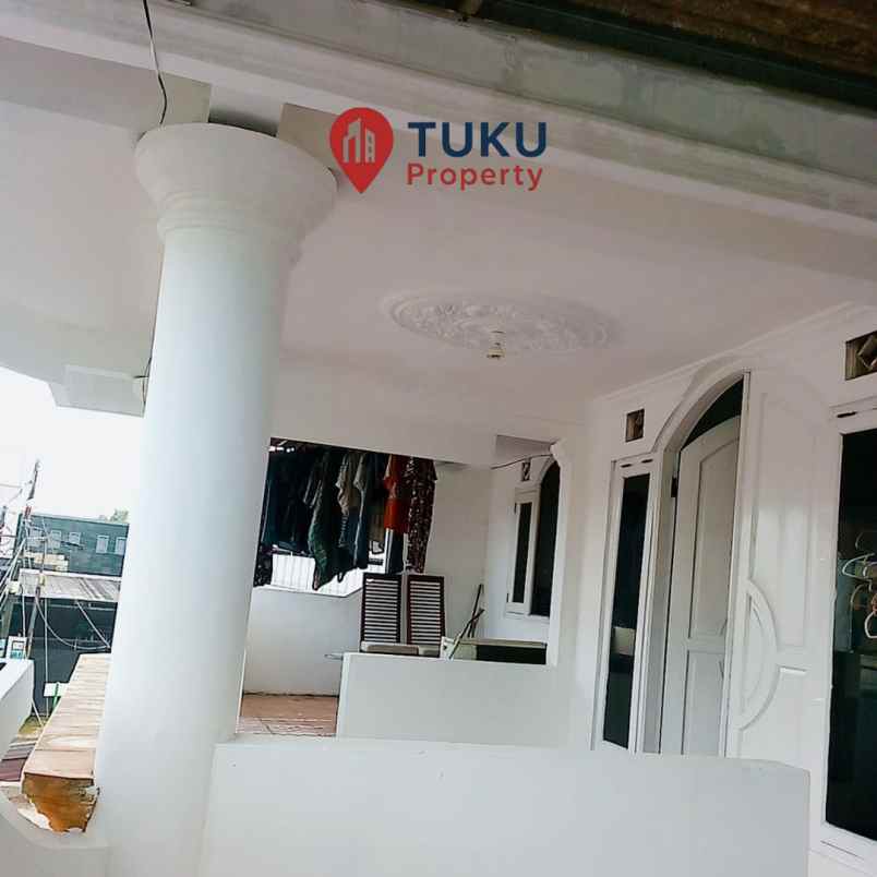 dijual rumah rapih sudah dicat ulang