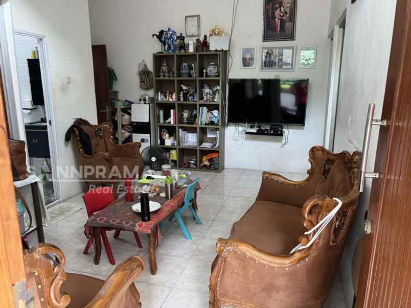 dijual rumah ratu jaya