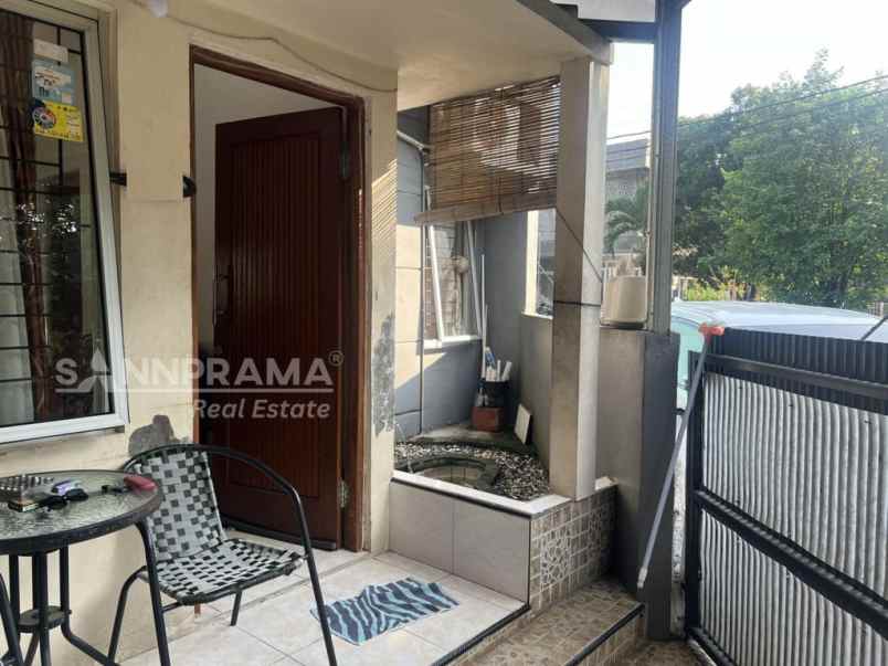 dijual rumah ratu jaya