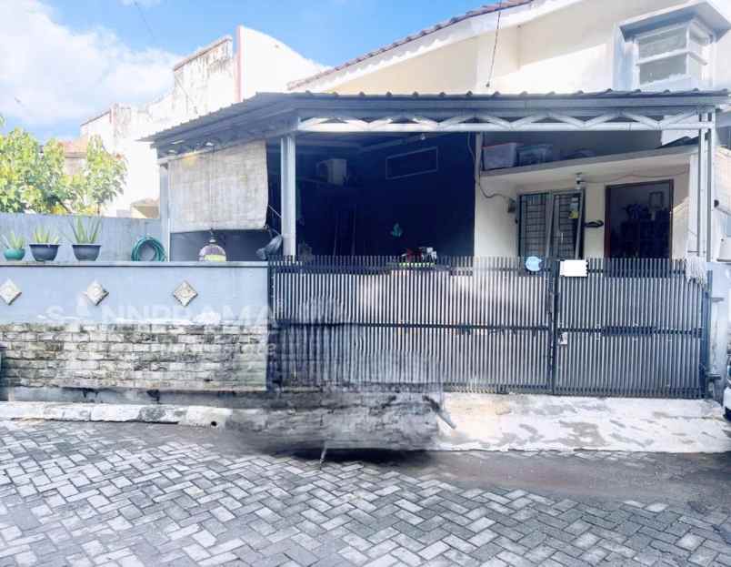 dijual rumah ratu jaya