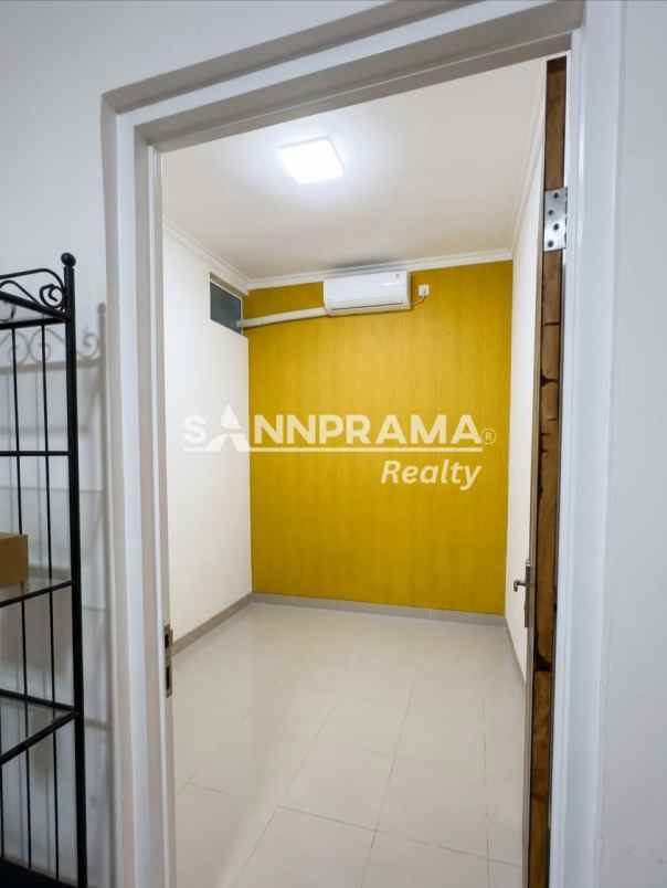 dijual rumah ratu jaya