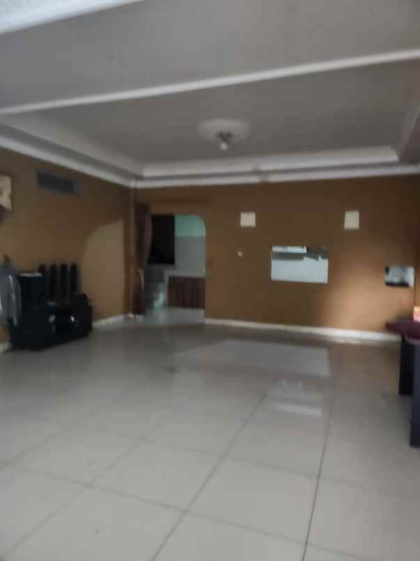 dijual rumah rawalumbu