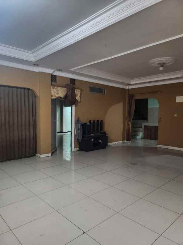 dijual rumah rawalumbu