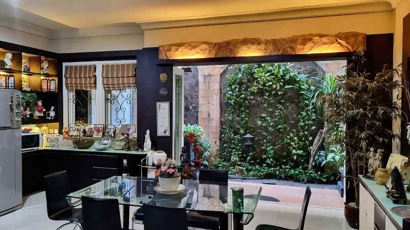 dijual rumah regency 21