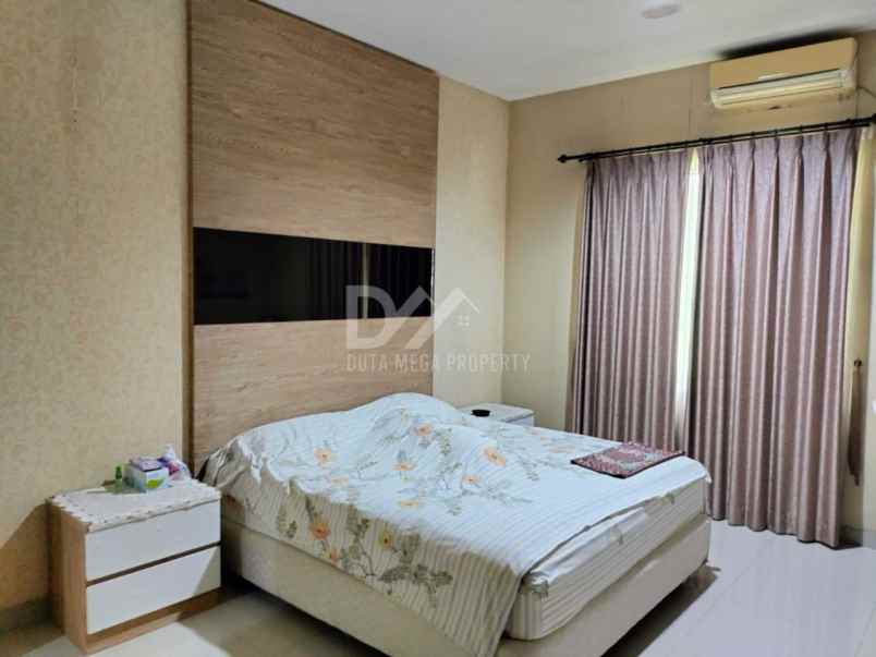 dijual rumah residence one
