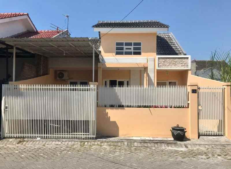 dijual rumah royal paka