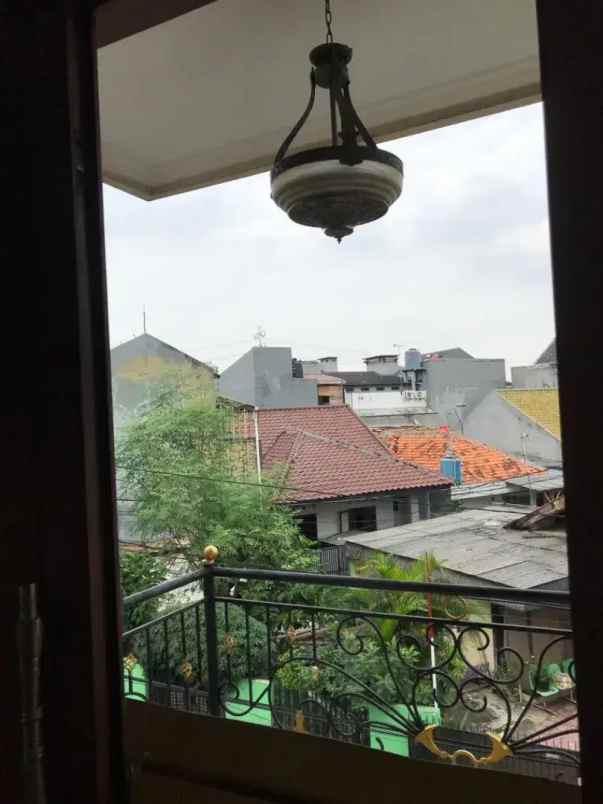 dijual rumah rumah di rawamangun