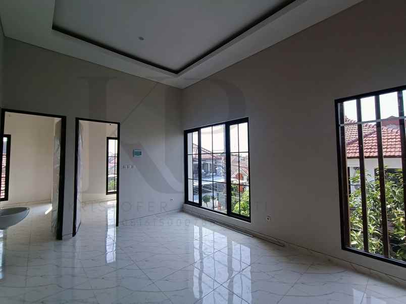 dijual rumah rungkut mapan
